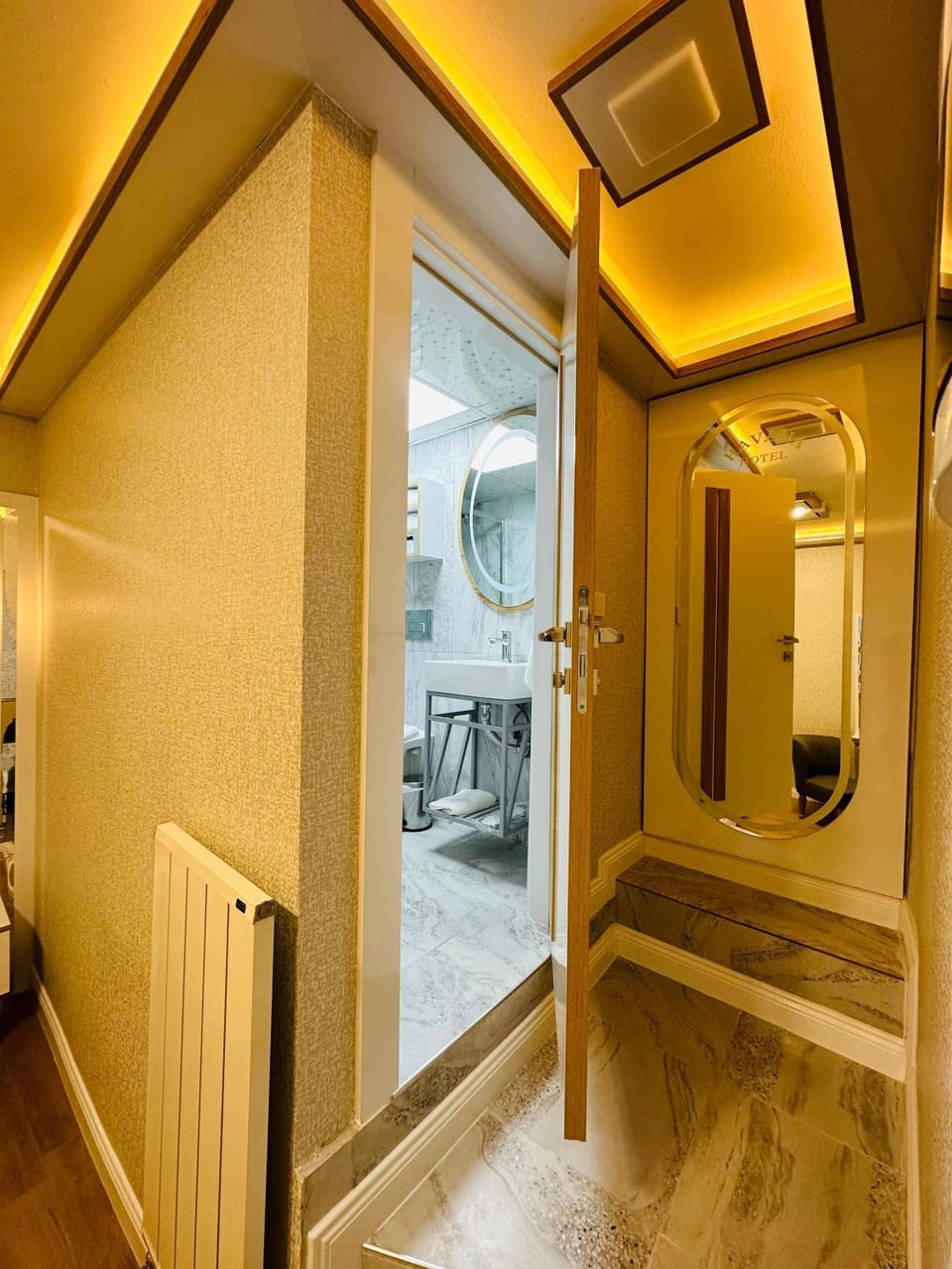 Shower, Bathroom, internet