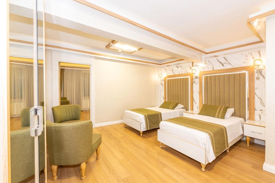 Bed, Living room, Bedroom, air conditioner