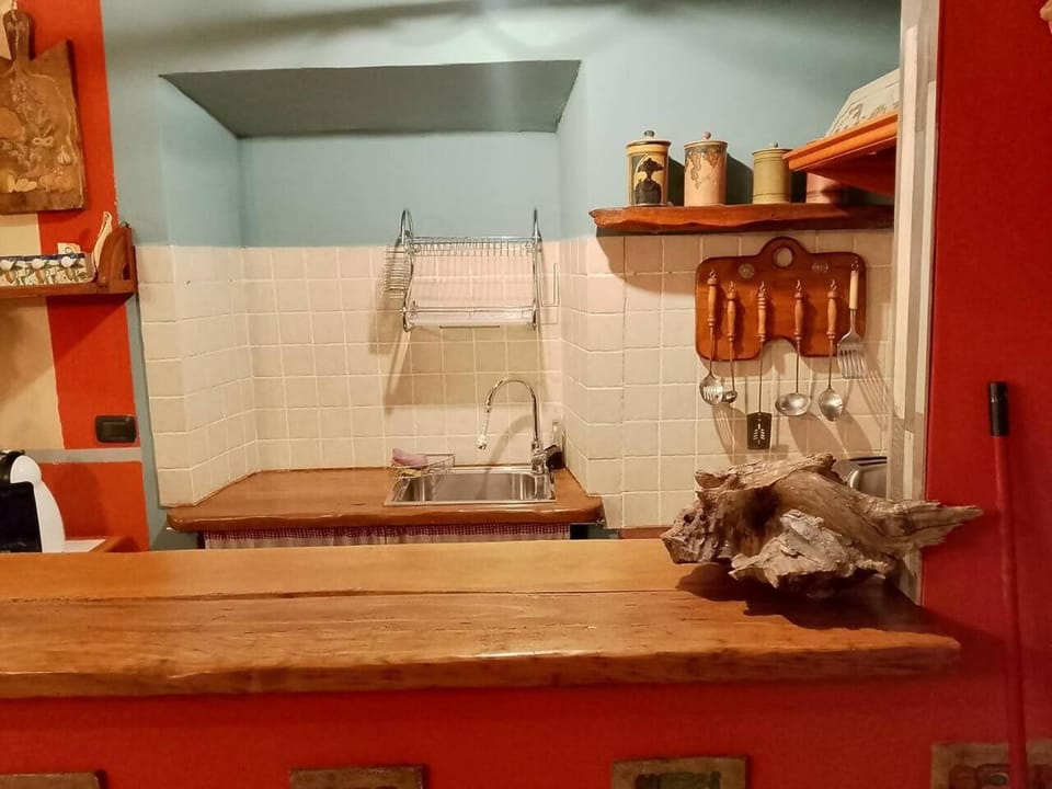 Antico Leccio Orange Apartment in Umbria
