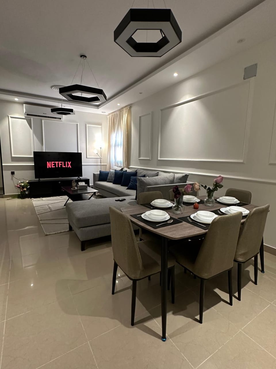 Living room, Seating area, Dining area