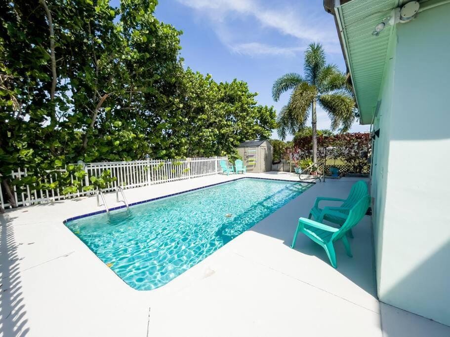 Skyline Breeze - Jensen Beach Family Getaway House in Jensen Beach