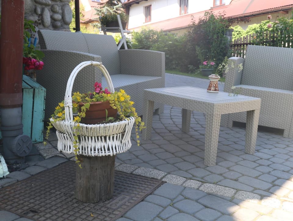 Garden view, Internal: Not applicable to any particular room
