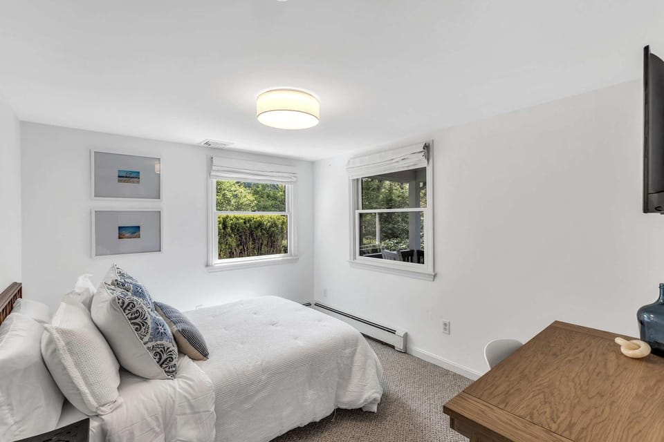 Jenkins Pond Beach Access with BBall Hoop & Grill, Bright Cape Cod Retreat near Jenkins Pond in Falmouth - Parking, Modern Retreat with Outdoor Space, 24 Hour Hospitality House in Falmouth