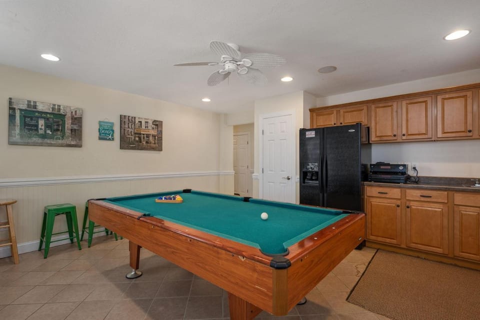 NH385 Footloose & Fab House in Nags Head
