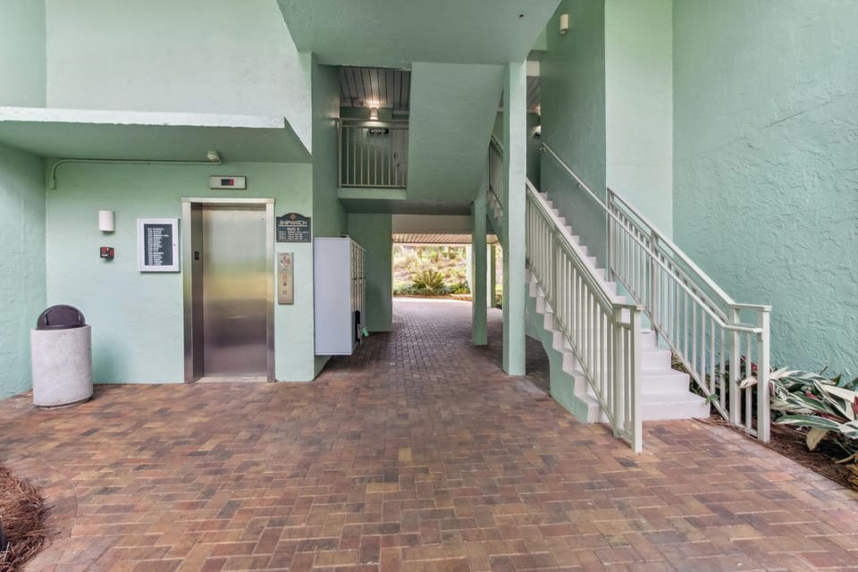 Facade/entrance, acessibility