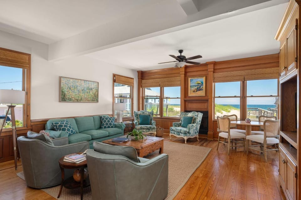 NH340 Gillam Hall House in Nags Head
