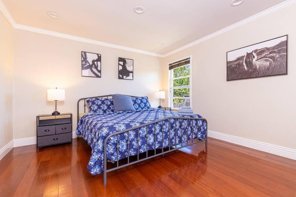 Lavender house near Napa and San Francisco House in Vallejo