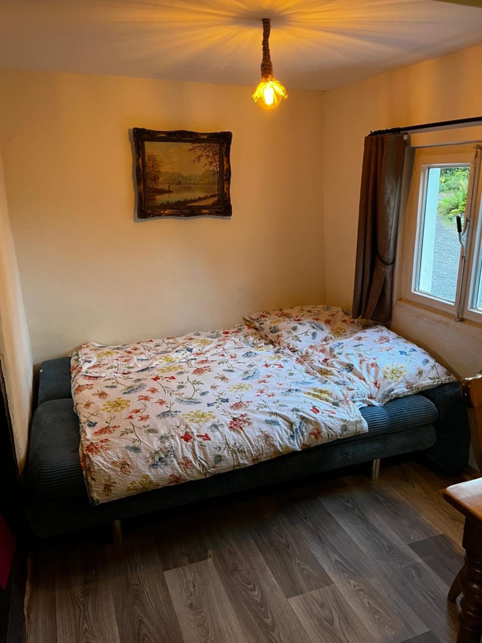 Bed, Living room