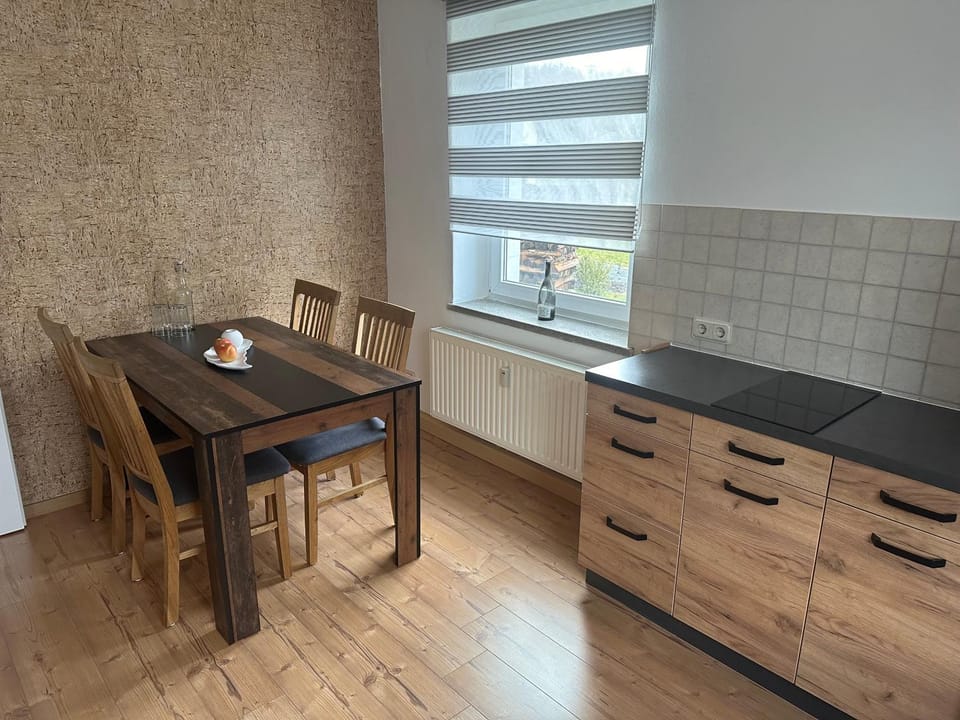 TV and multimedia, Kitchen or kitchenette, Dining area