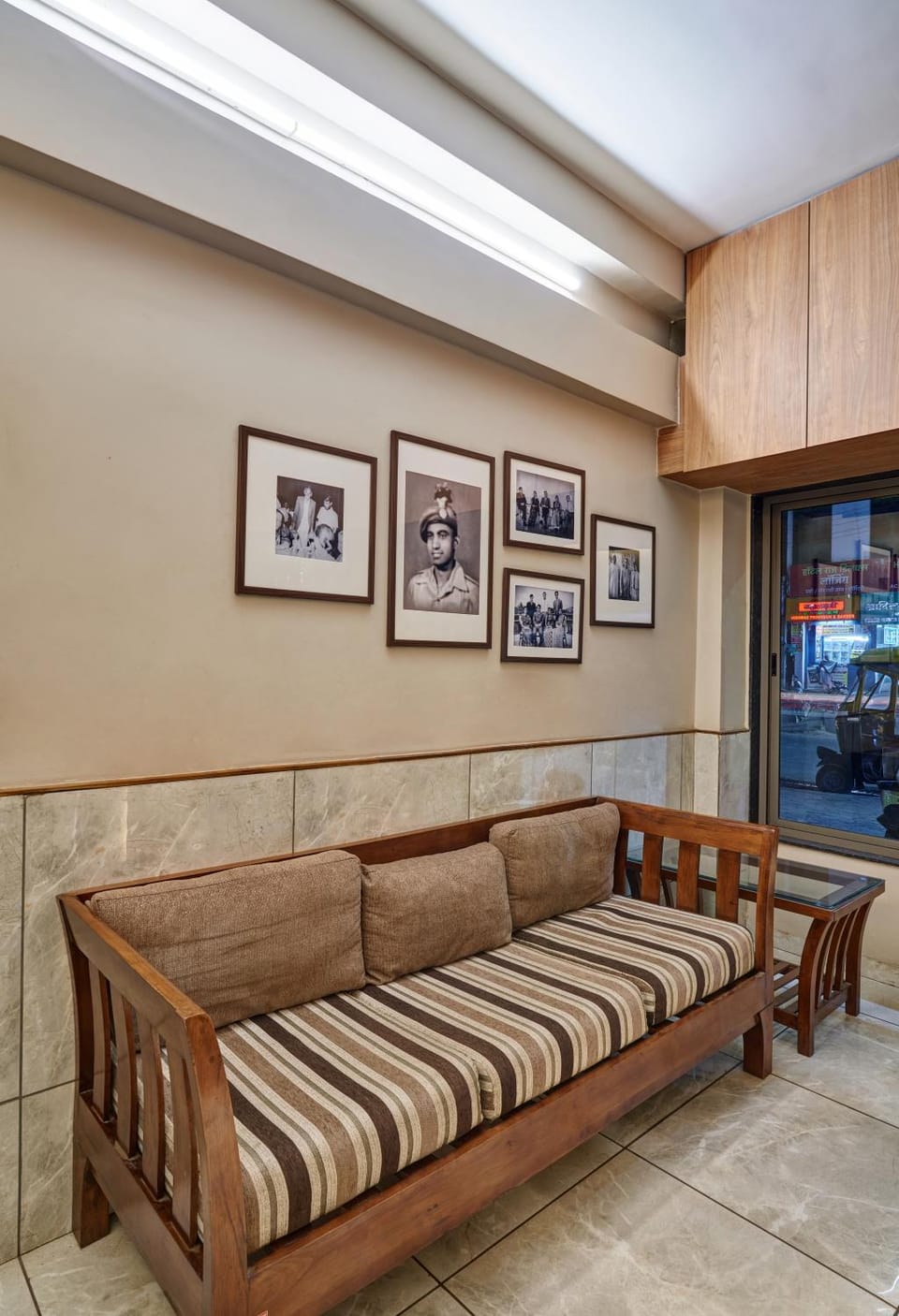 Living room, Seating area