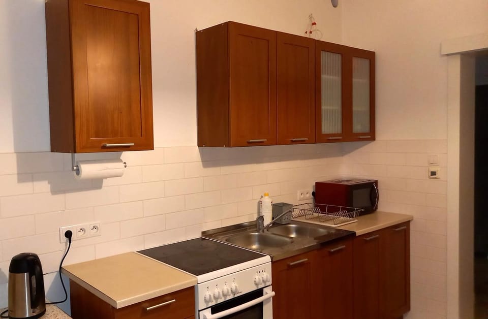 Kitchen or kitchenette, minibar, pet friendly, stove
