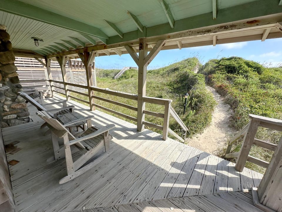 NH225 Fourth Estate Cottage House in Nags Head