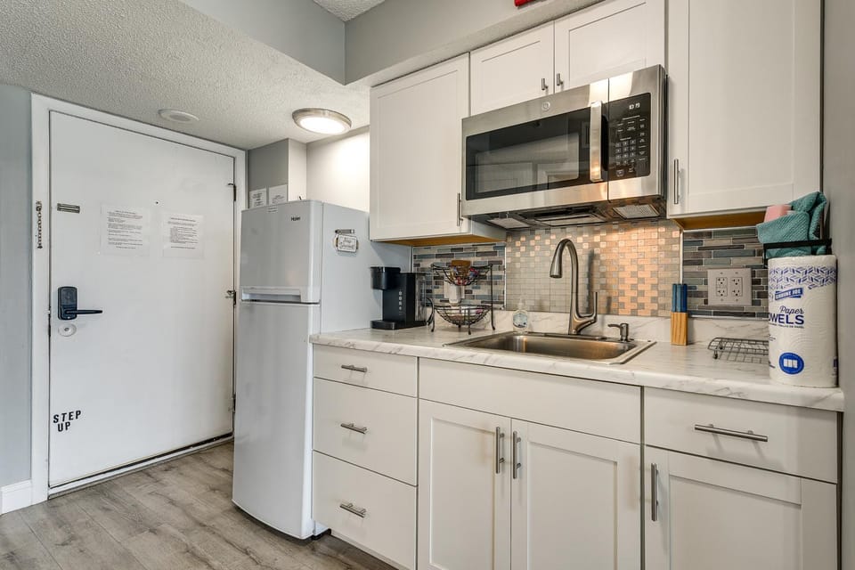 Pool Access: 8th-Floor Condo on North Myrtle Beach House in North Myrtle Beach