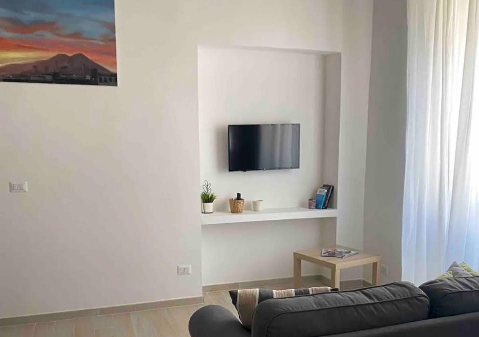 Nicolapartment - Central Station Apartment in Naples