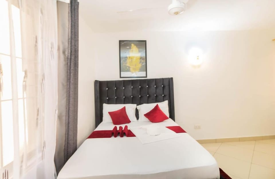 Executive 1 bedroom Queensize bed/hot shower/fast Wi-fi Apartment in Mombasa