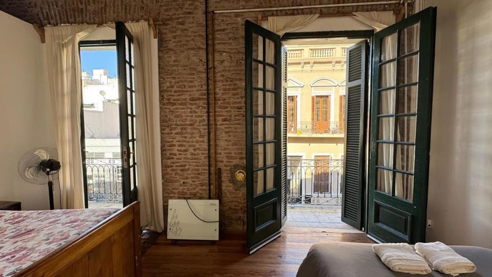 La Casa del Loro, San Telmo - 8 habitaciones Bed and Breakfast in Buenos Aires