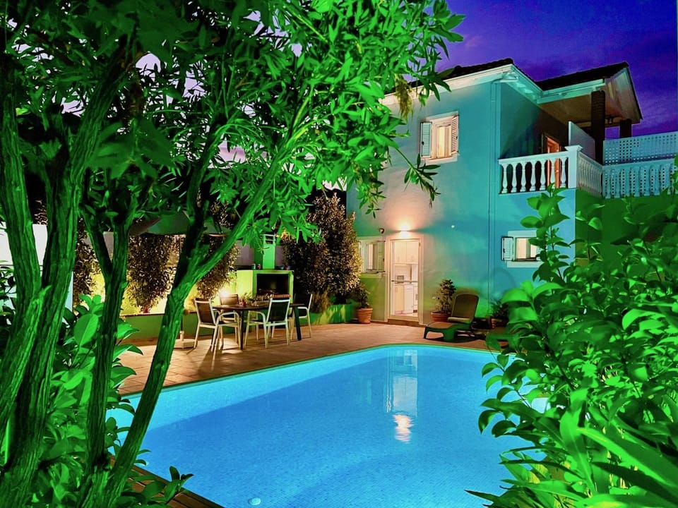 Property building, Night, Other