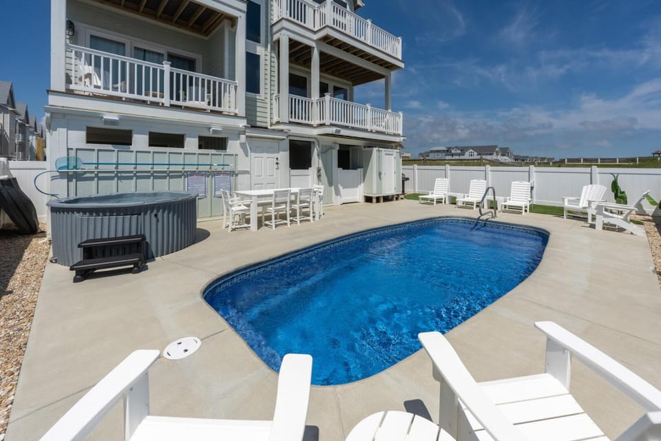 Hot Tub, Seating area, Pool view, Swimming pool