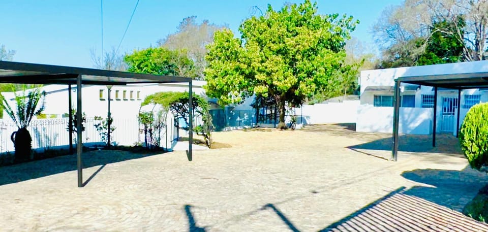 Hotel Vibes Ferndale Bed and Breakfast in Sandton