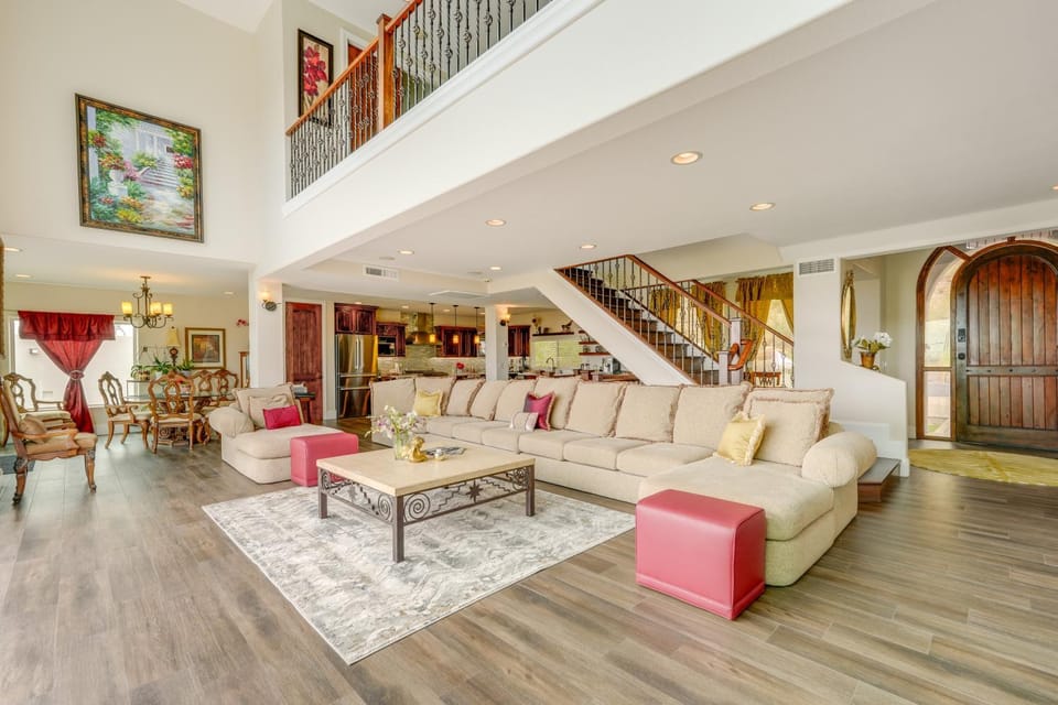 Group-Friendly Desert Escape! Putting Green, Pool House in Phoenix
