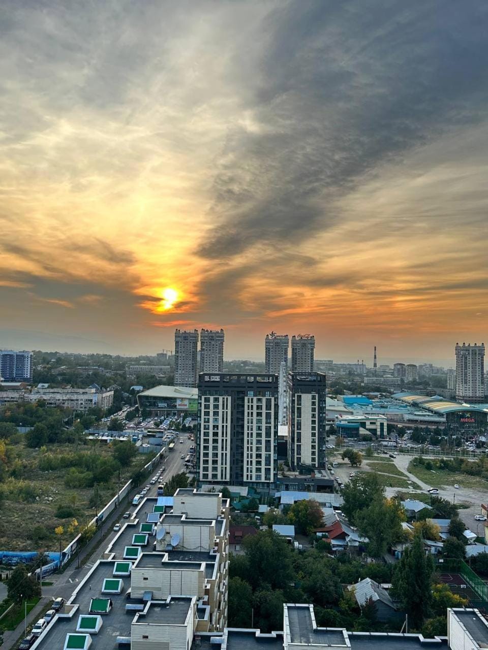 Bird's eye view, View (from property/room), City view