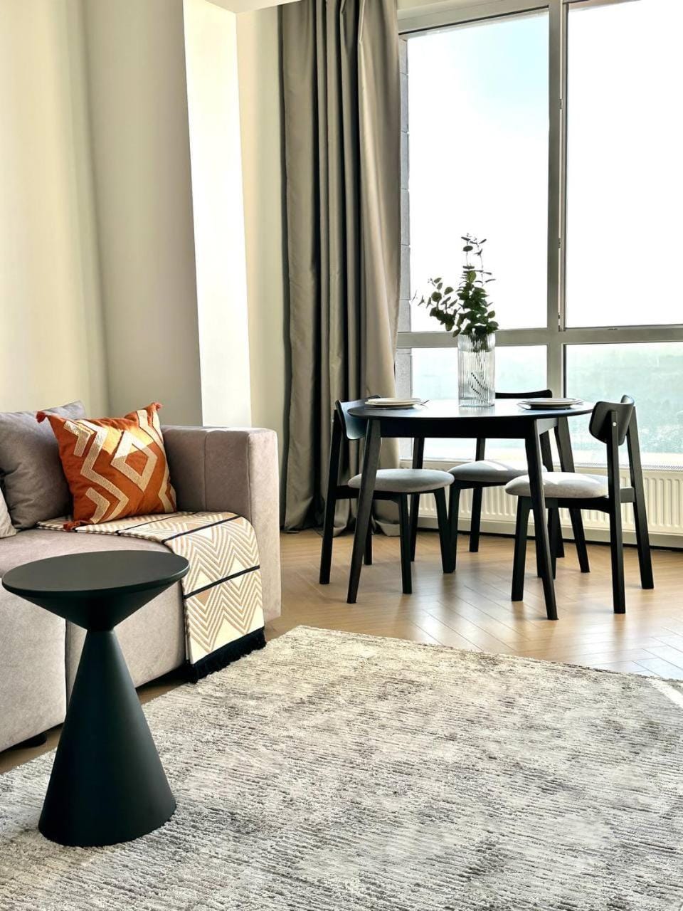 Living room, Seating area, Dining area