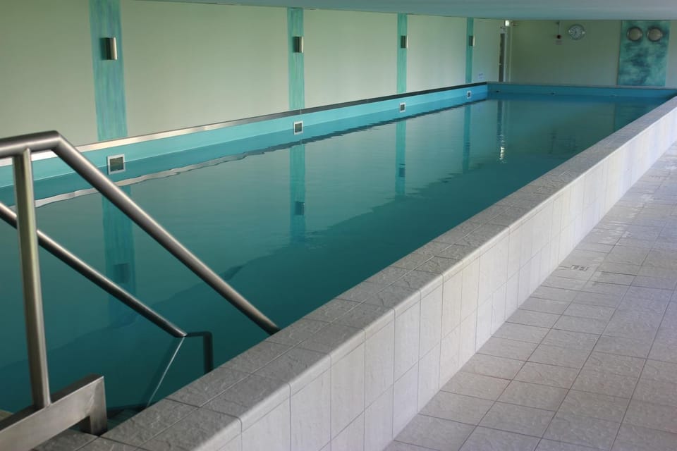 Property building, Spring, Winter, Summer, Autumn, On site, Swimming pool, Sports
