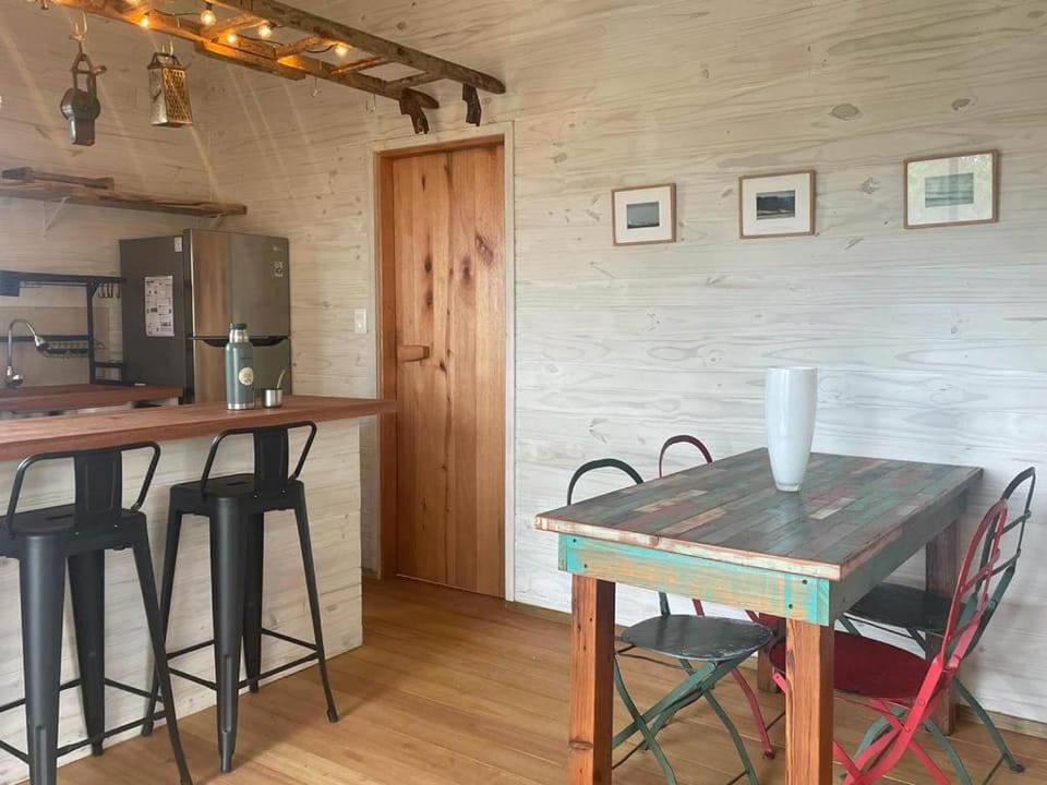 Kitchen or kitchenette, Internal: Not applicable to any particular room