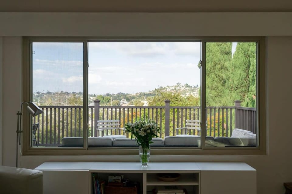 View (from property/room), Balcony/Terrace, Living room, Seating area