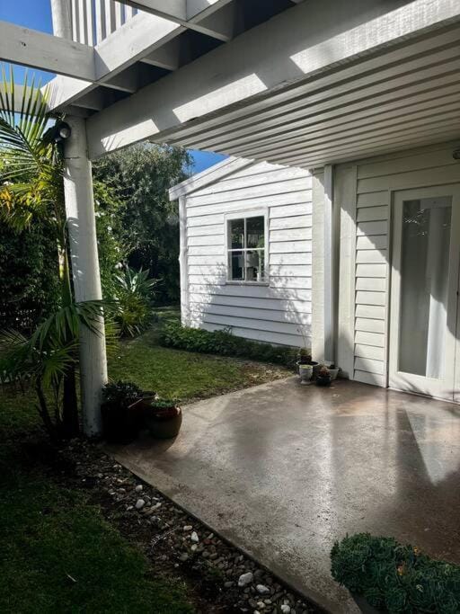 Surfers Palace Torquay 1 min walk to beach House in Torquay
