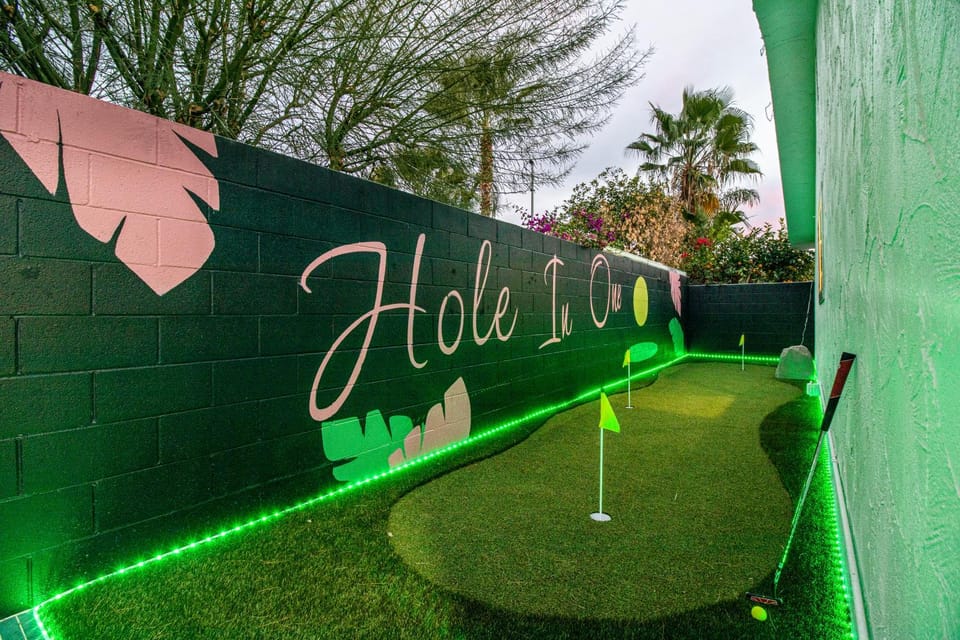Casa Palma - Pool, Hot Tub, Outdoor Shower & Ping Pong House in Palm Springs