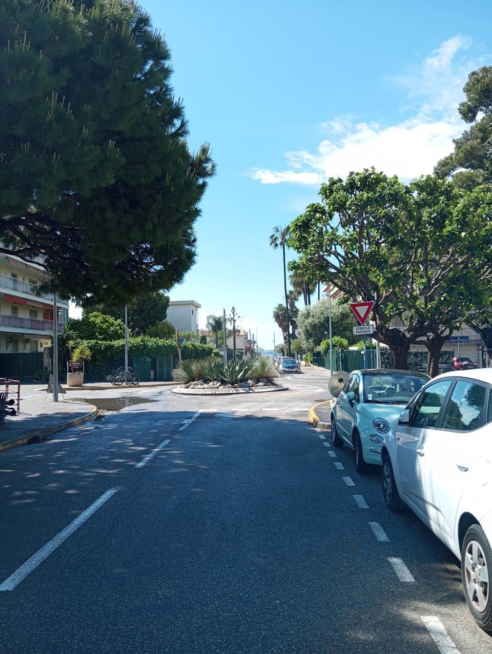 Neighbourhood, Street view, Location