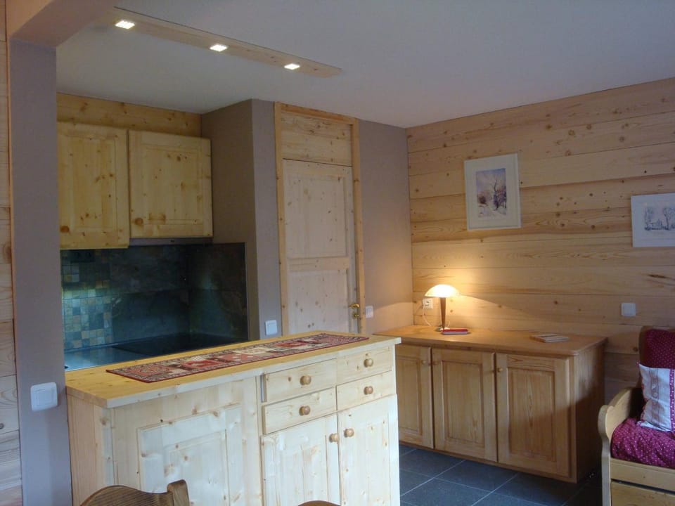 Appartement avec parking - Emplacement idéal - FR-1-355-221 Apartment in Les Allues