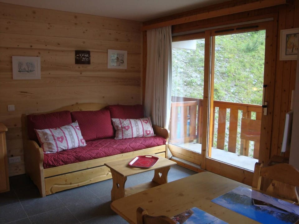 Appartement avec parking - Emplacement idéal - FR-1-355-221 Apartment in Les Allues