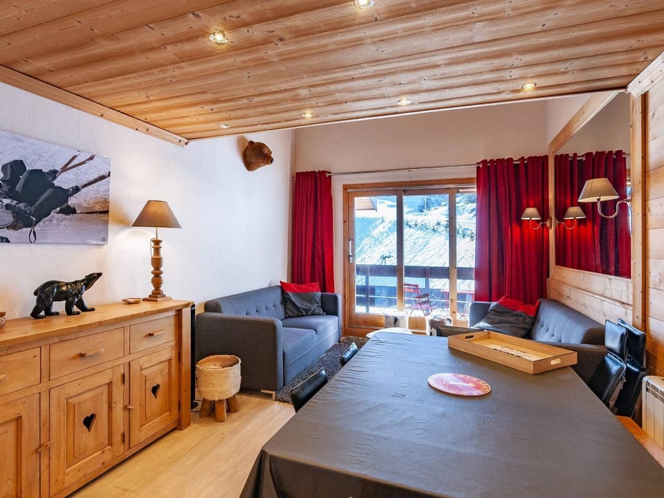 Charmant duplex rénové 8 pers, balcon sud, Méribel - FR-1-355-236 Apartment in Les Allues
