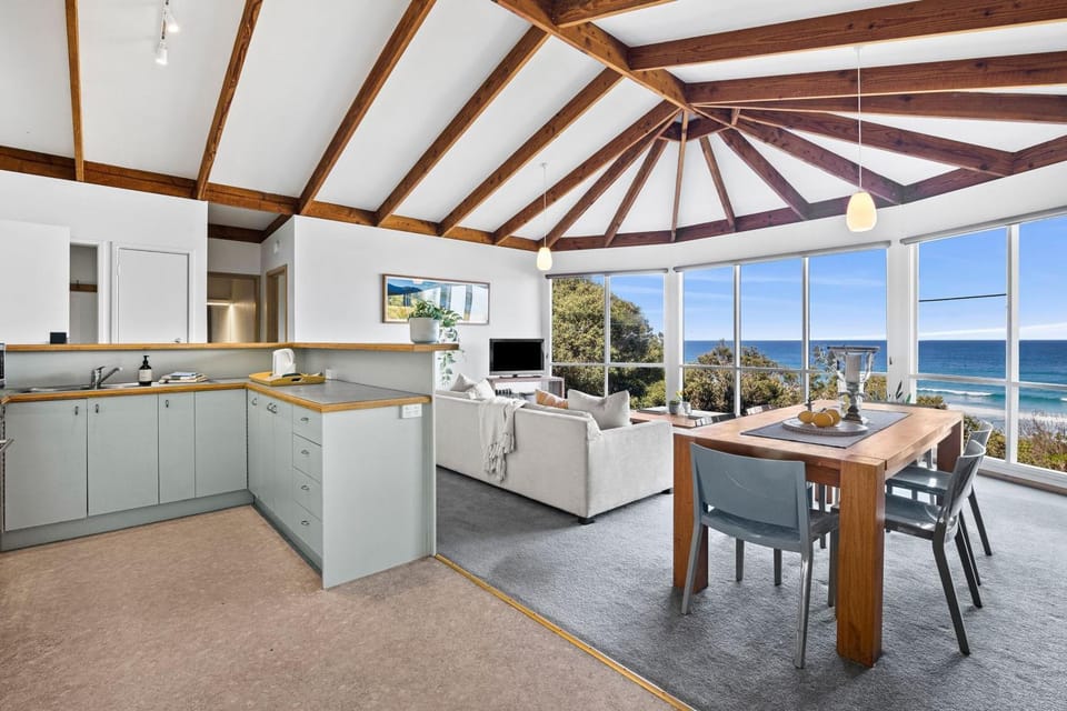 Pelican Views - Fairhaven House in Aireys Inlet
