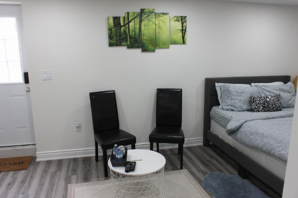Comfy basement near KW airport Apartment in Cambridge