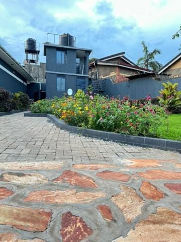 Property building, Day, Garden, Garden view