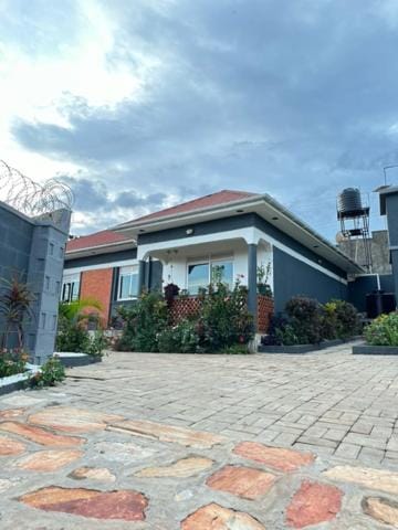 Property building, Day, Garden, Garden view