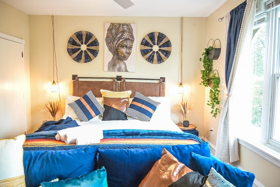 Seating area, Bedroom