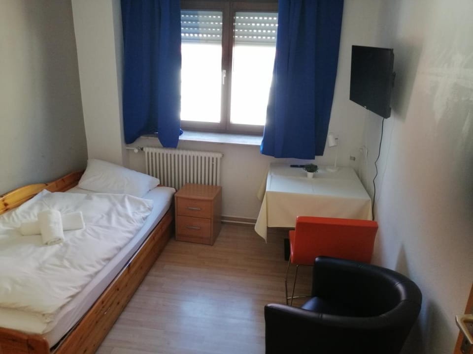 Zimmervermietung Gasthof Lamm, Zugang erfolgt selbstständig über ein Schlüsseltresor Bed and Breakfast in Baden-Württemberg