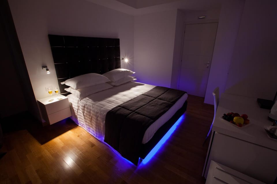Bed, Night