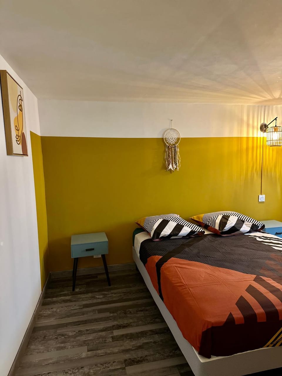 Bed, Photo of the whole room, Bedroom