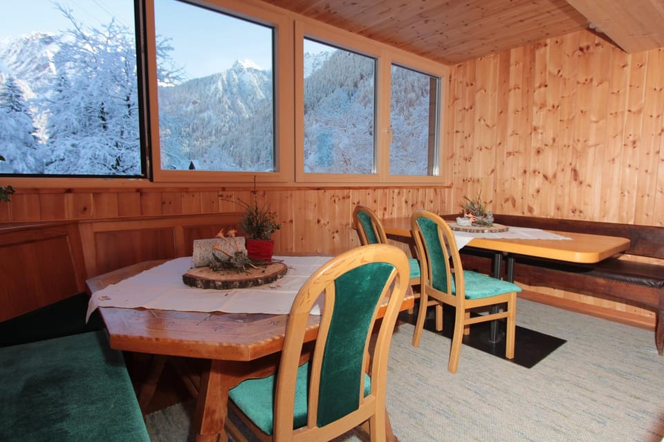 Dining area, Breakfast