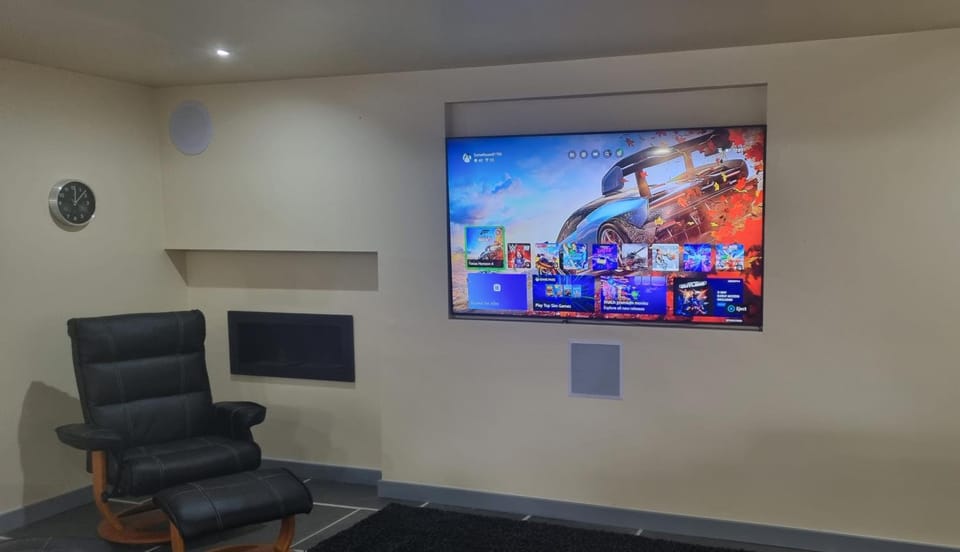 Communal lounge/ TV room, TV and multimedia, Living room