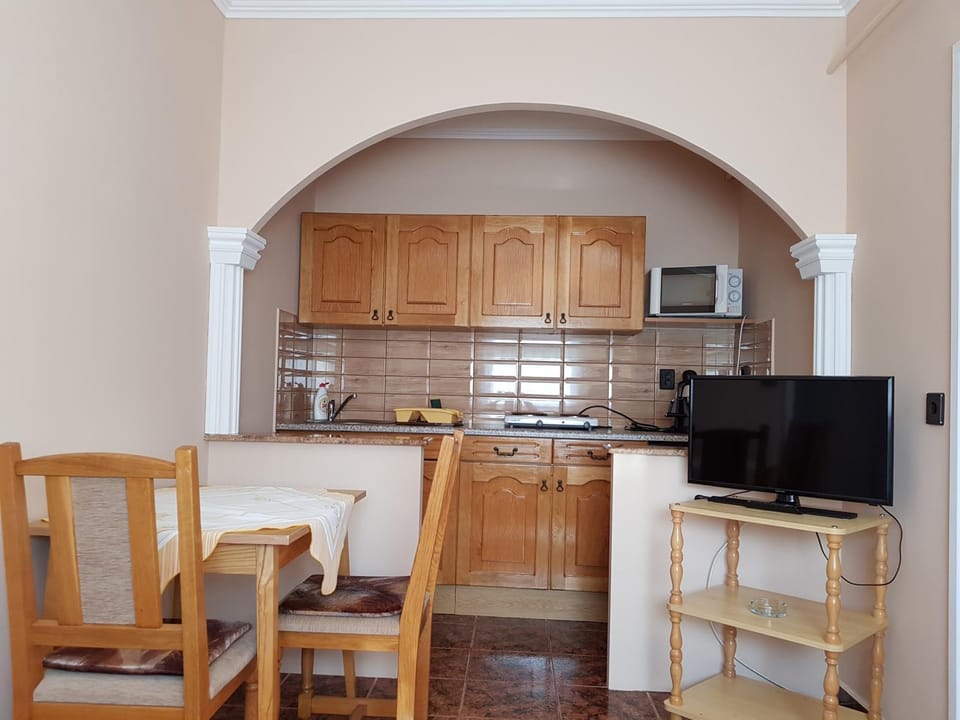 Henrietta Apartmanház Apartment in Hungary