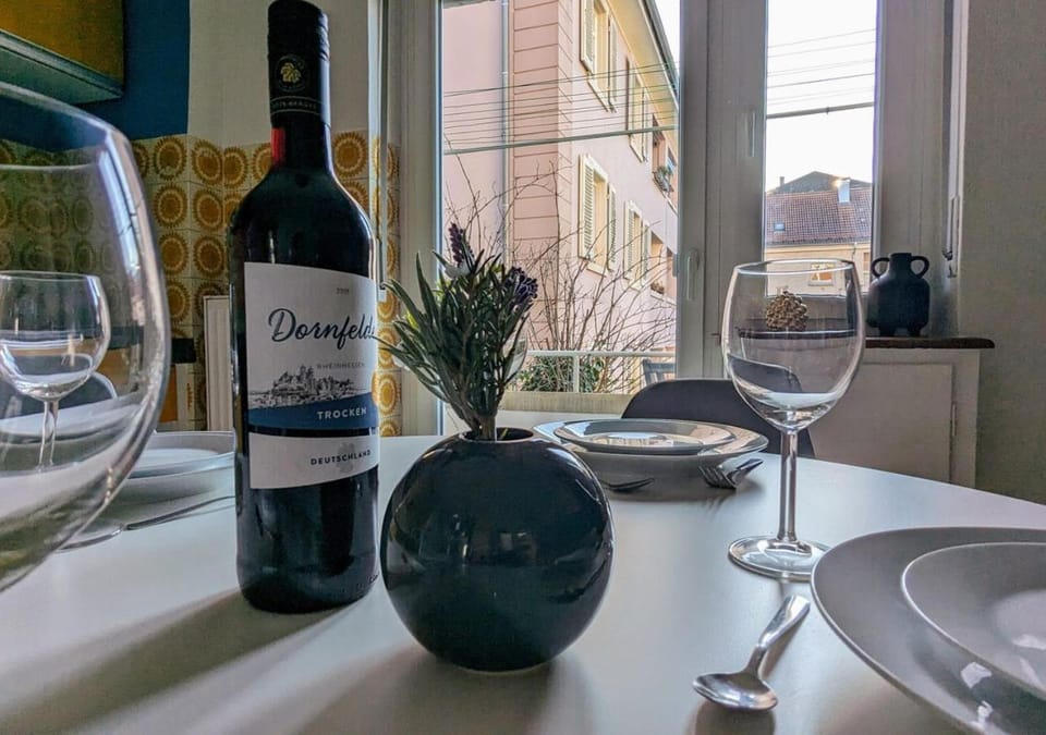 Dining area, Food, kitchen