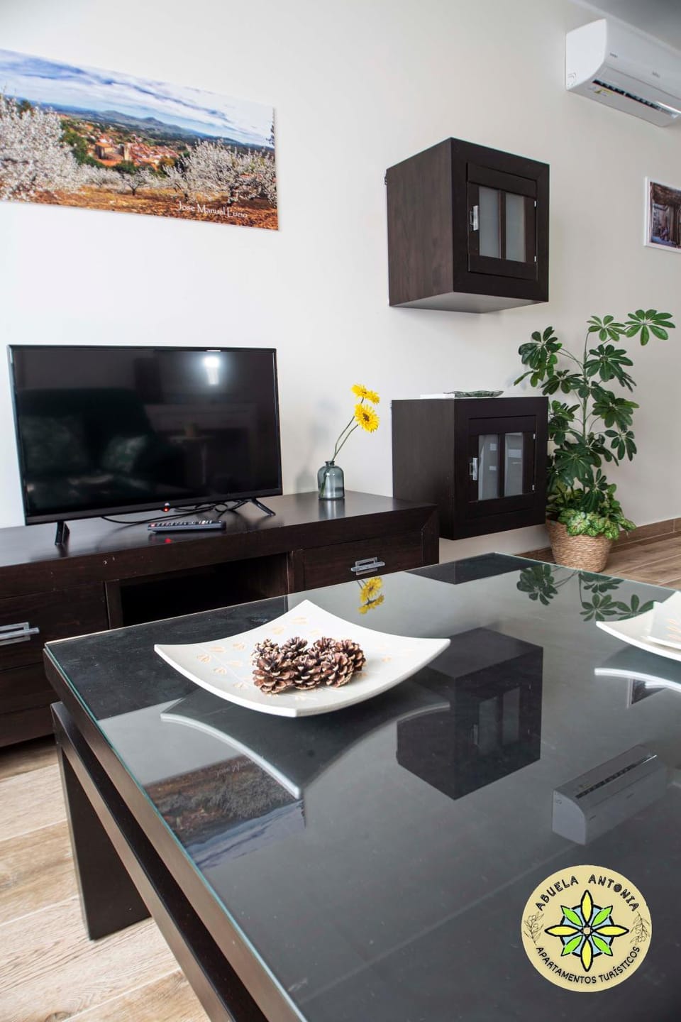 TV and multimedia, Dining area