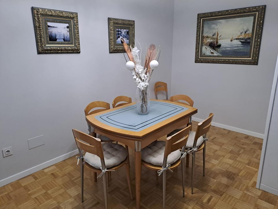Living room, Decorative detail, Seating area, Dining area