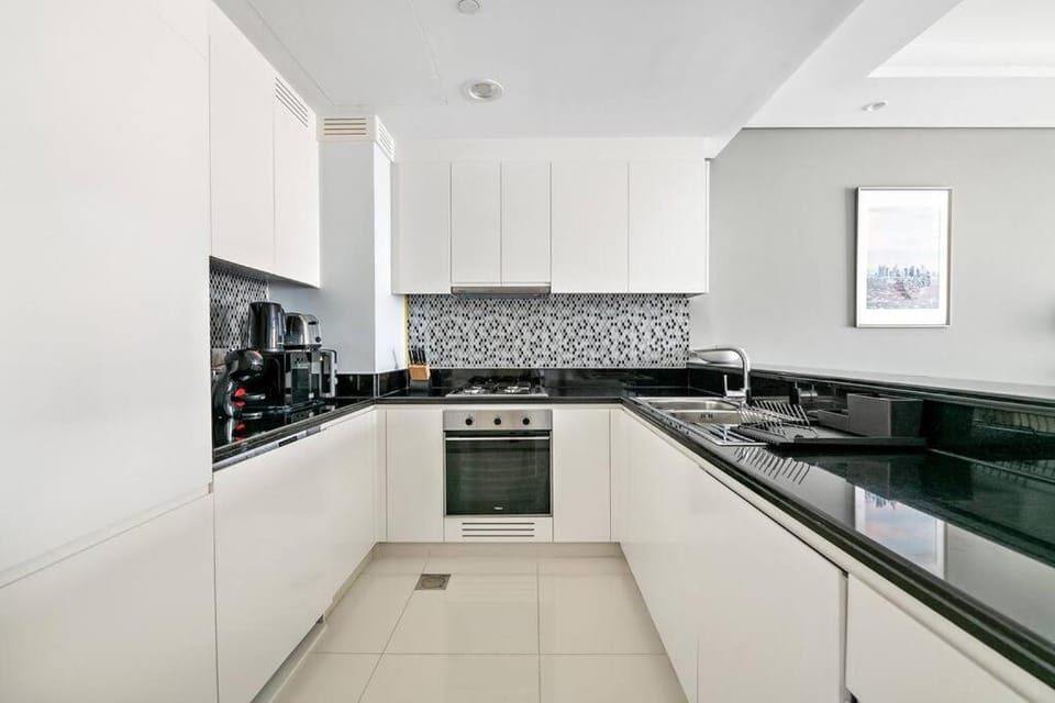 StoneTree - Furnished 2 BR with City View Apartment in Dubai